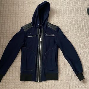 Zara Men’s ZIP up hoodie.  Very fashionable.  Rare